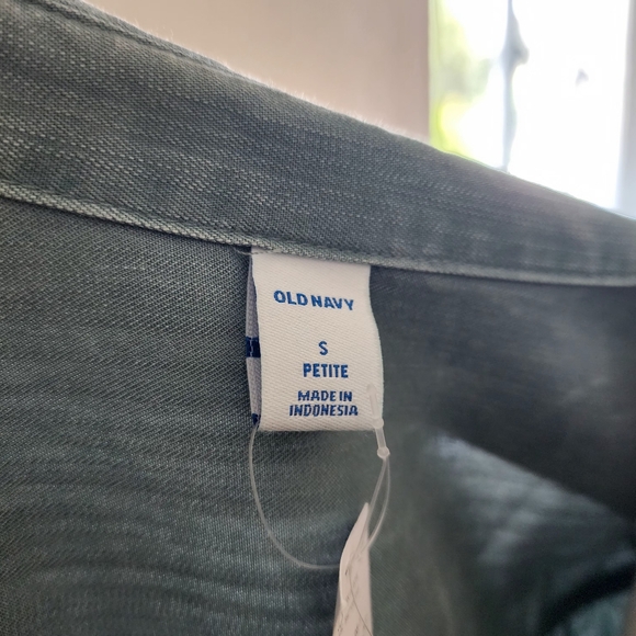 Brand new long sleeve gap top. - Picture 5 of 5